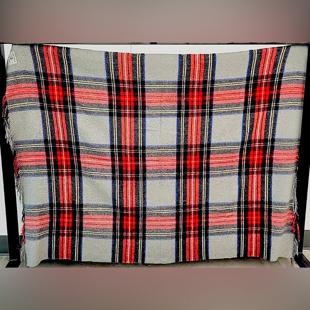Vintage Reine Woole Genuine Wool Tartan Plaid Blanket Fringe Cozy Winter Decor - Picture 11 of 11